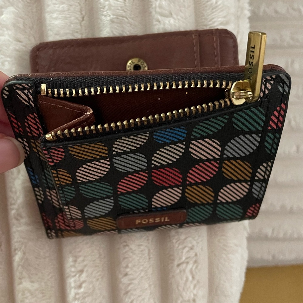 Fossil Small Leather Bifold Wallet - Picture 5 of 5